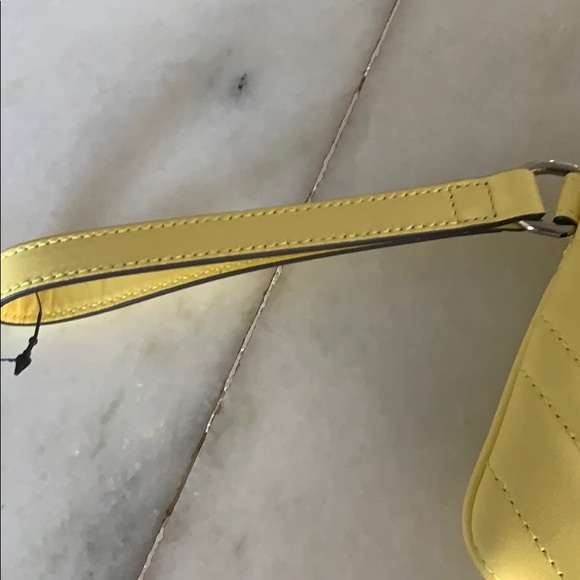 Gucci Marmont Yellow Pastel Wristlet NEW - Picture 3 of 11
